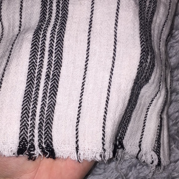 Jolt Striped Raw Hem Drawstring Cropped Pants - Picture 8 of 8